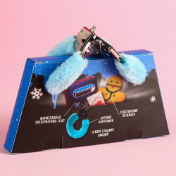 Набор «Подарок для снегурочки»: мармеладные презервативы 40 г., наручники с мехом, печенька 25 г. - фото
