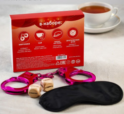Подарочный набор «Для взрослых»: чай чёрный 25 г, маска для сна, наручники, игра - фото